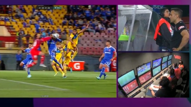 El VAR salvó de un penal a la U, pero le quitó un gol ante Everton