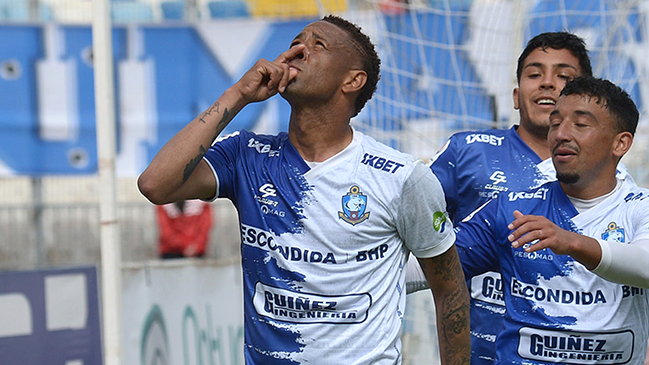 Antofagasta sacó provecho de una débil versión de U. Española y se ilusionó con la permanencia