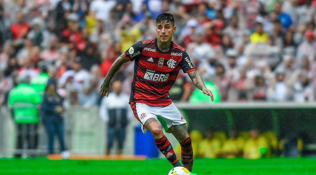 Erick Pulgar se perfila como titular en Flamengo para recibir a Santos en el Maracaná