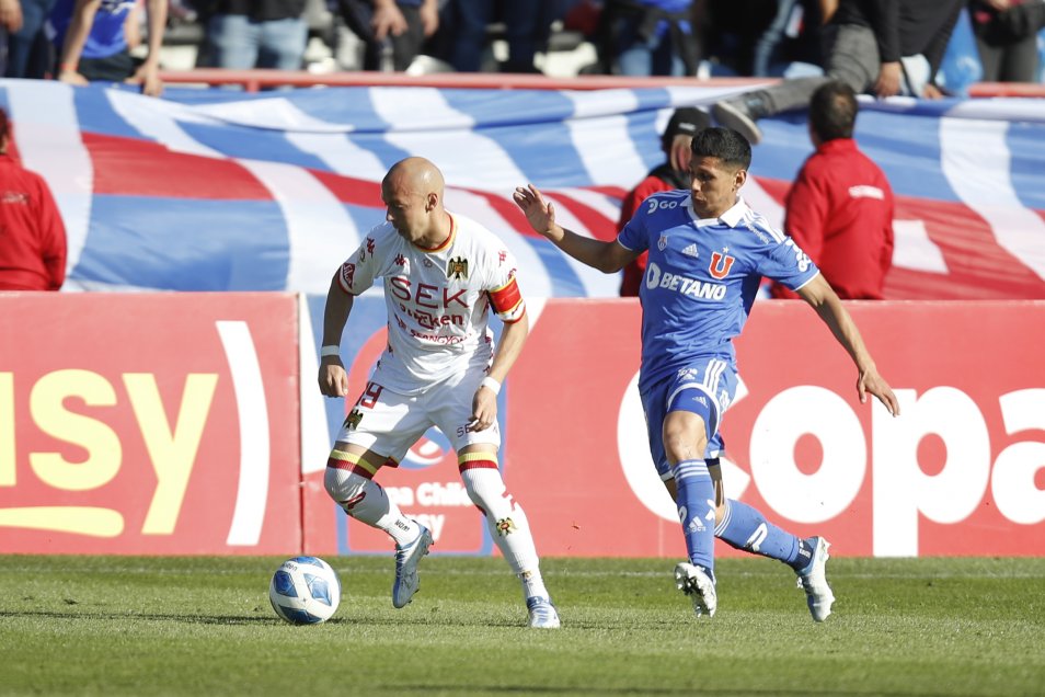 La U quedó al debe en la semi de ida ante Unión Española y tendrá que exigirse en Santa Laura