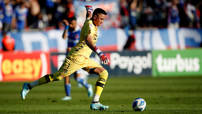 Barristas de la U dedicaron duros cánticos contra Miguel Pinto: “Los de Abajo te dimos de comer”