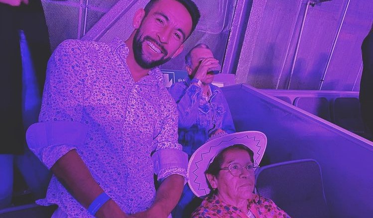 “Me encanta verte feliz”: Mauricio Isla acompañó a su abuela a concierto de Marco Antonio Solís