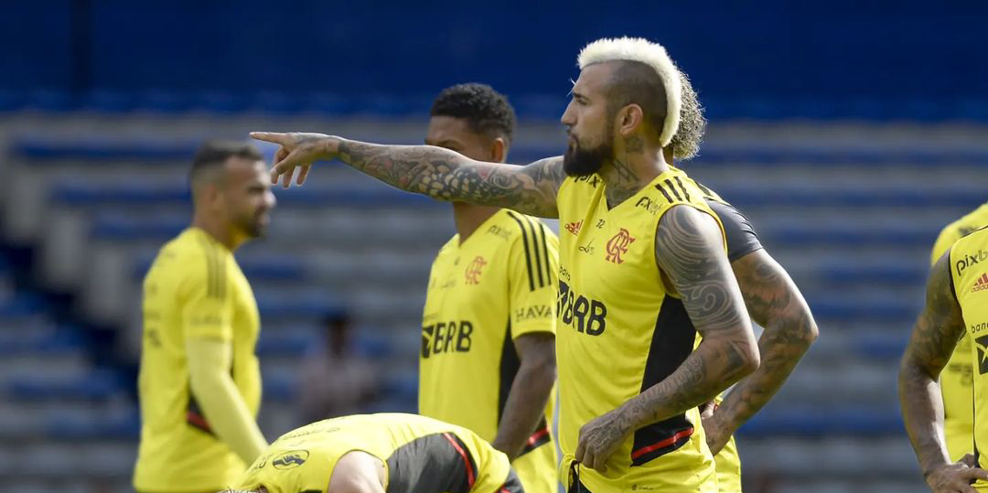 Arturo Vidal entrenó sin problemas y estará disponible en Flamengo para la final de la Libertadores