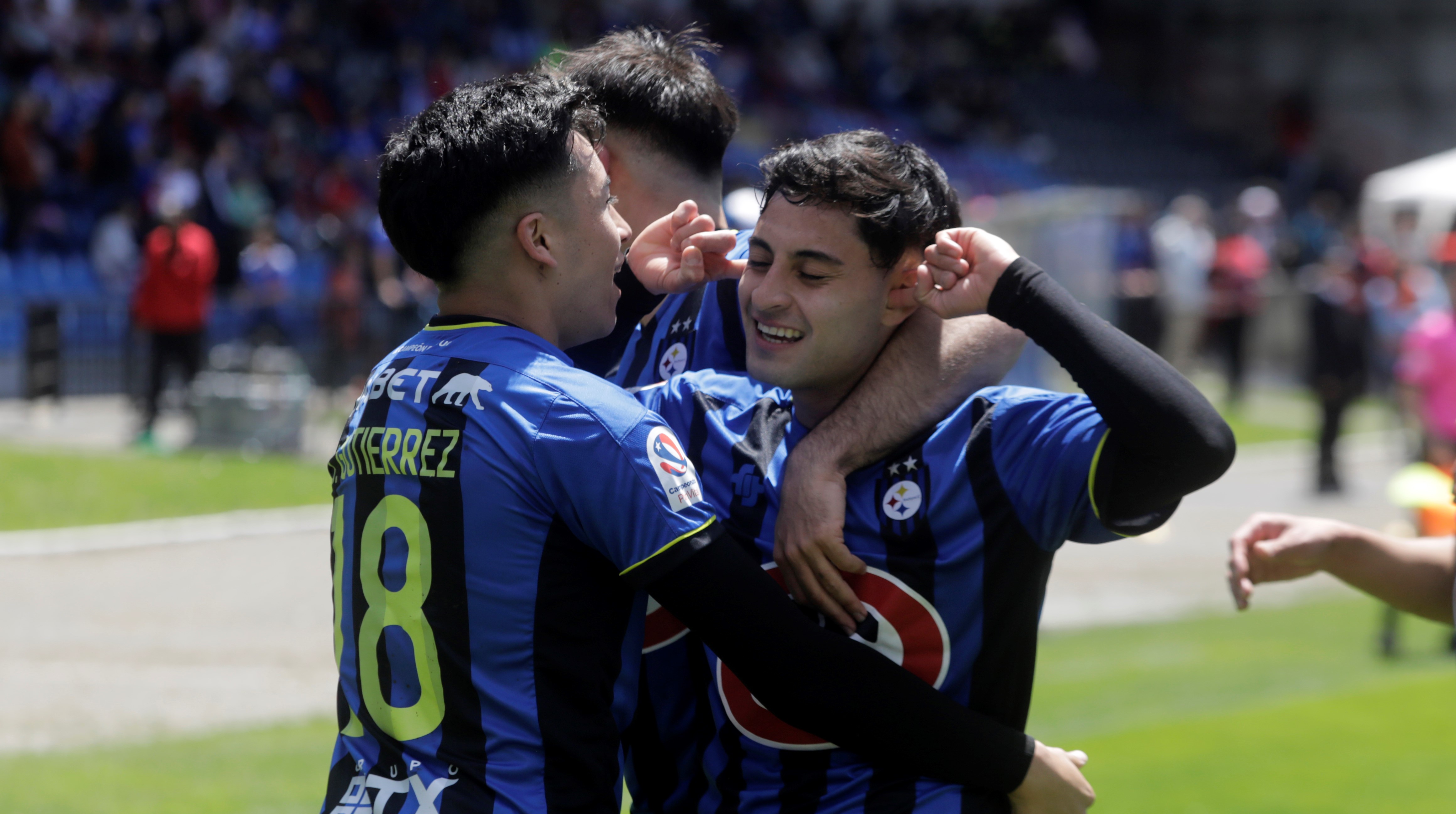 Javier Altamirano firmó el tercero de Huachipato tras un grosero fallo defensivo de la U