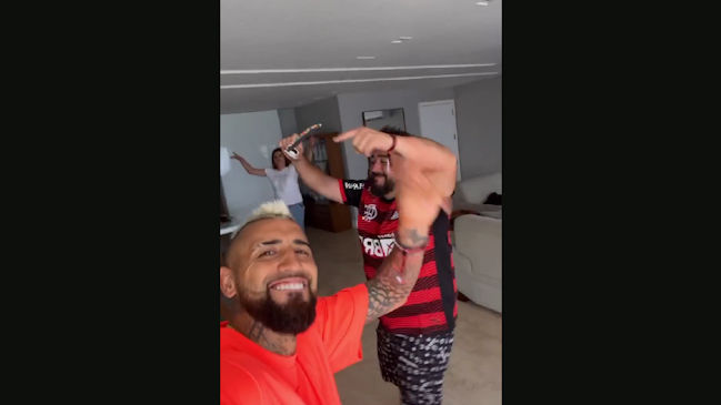 Vidal sigue festejando en familia el título de campeón de Copa Libertadores con Flamengo