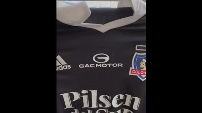 Los zapatos del “Kiwi” o el buzo de Quinteros: Colo Colo ofreció nuevos artículos para subastar en la Teletón