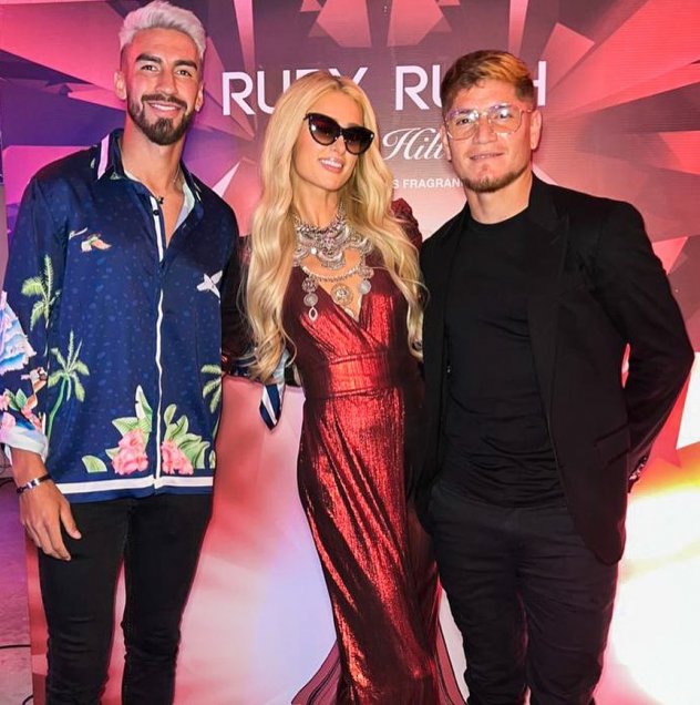 Leo Gil y Juan Martín Lucero compartieron con Paris Hilton en su visita a Chile