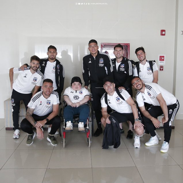 Colo Colo compartió con paciente Teletón de Concepción y lo invitó al estadio