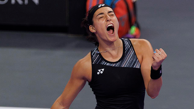 Caroline Garcia fulminó a Sakkari y se plantó en la definición de las WTA Finals