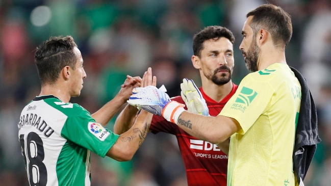 Claudio Bravo se llenó de elogios tras gran actuación en el derbi de Sevilla