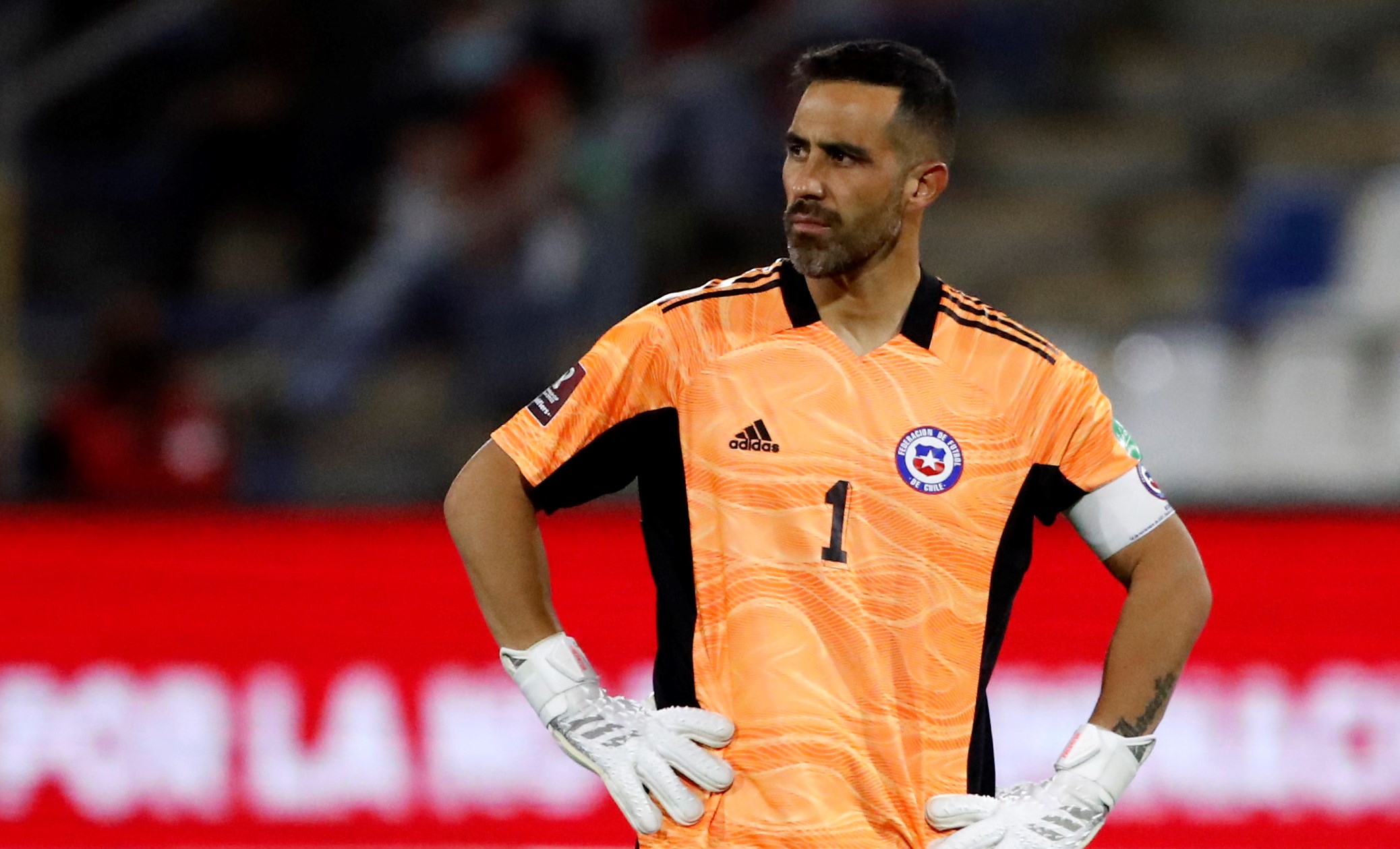 ¡Con el regreso de Claudio Bravo! La nómina de La Roja para enfrentar a Polonia y Eslovaquia