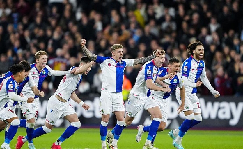 Blackburn tuvo a Brereton como héroe y eliminó a West Ham en la Copa de la liga de Inglaterra