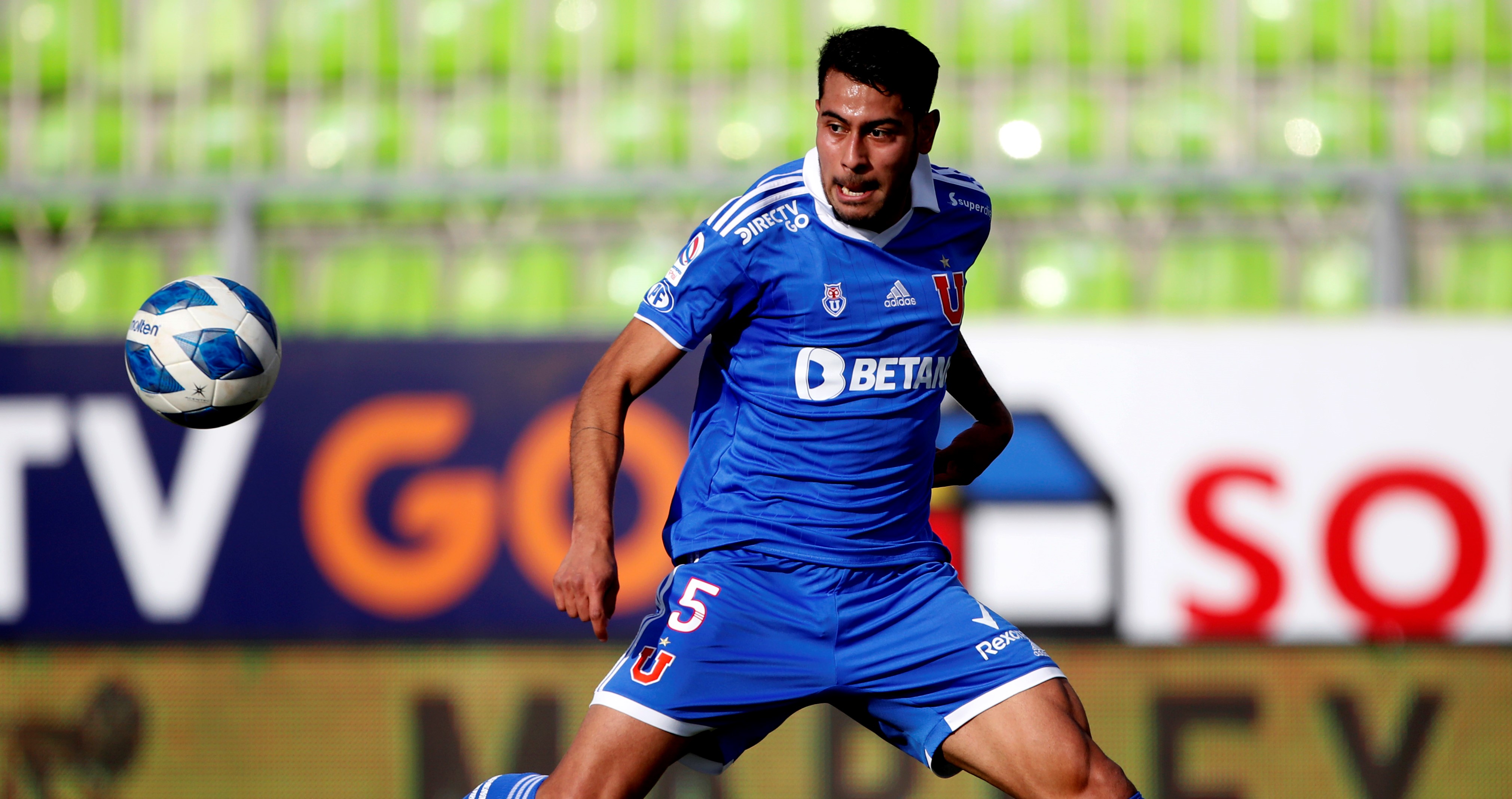 Ojeda fue castigado con tres fechas por insultos y agresión a Julio Bascuñán en Copa Chile