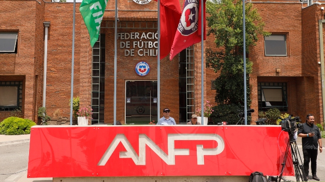 El editorial de Igor Ochoa: La esencia del juego está en la cancha, no en los pasillos de la ANFP