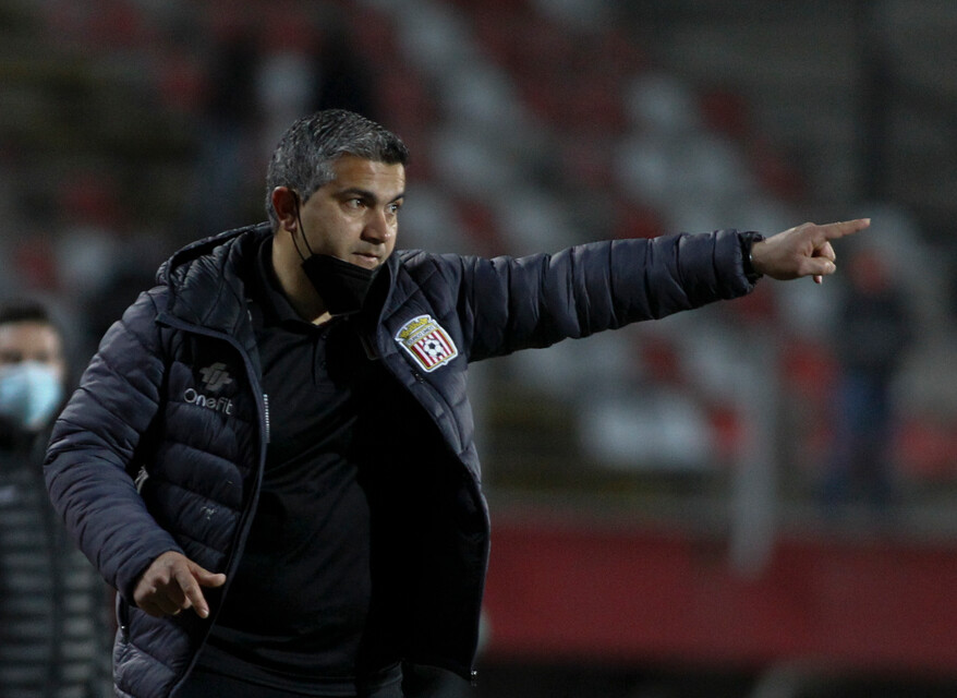 “Súbete a la Damianeta”: Curicó Unido anunció la renovación del entrenador Damián Muñoz