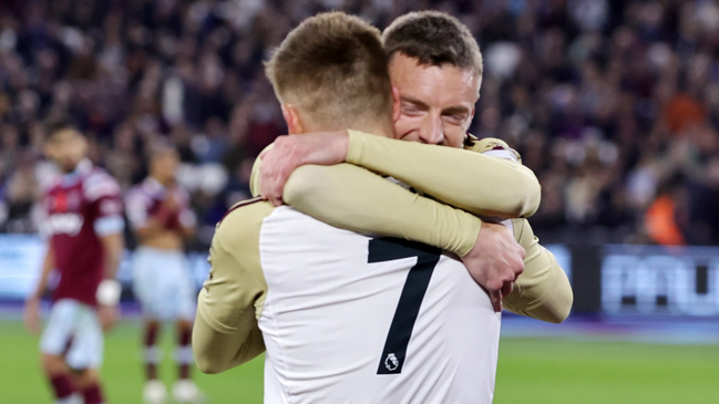 Leicester venció como visita a West Ham para alejarse del descenso en Inglaterra