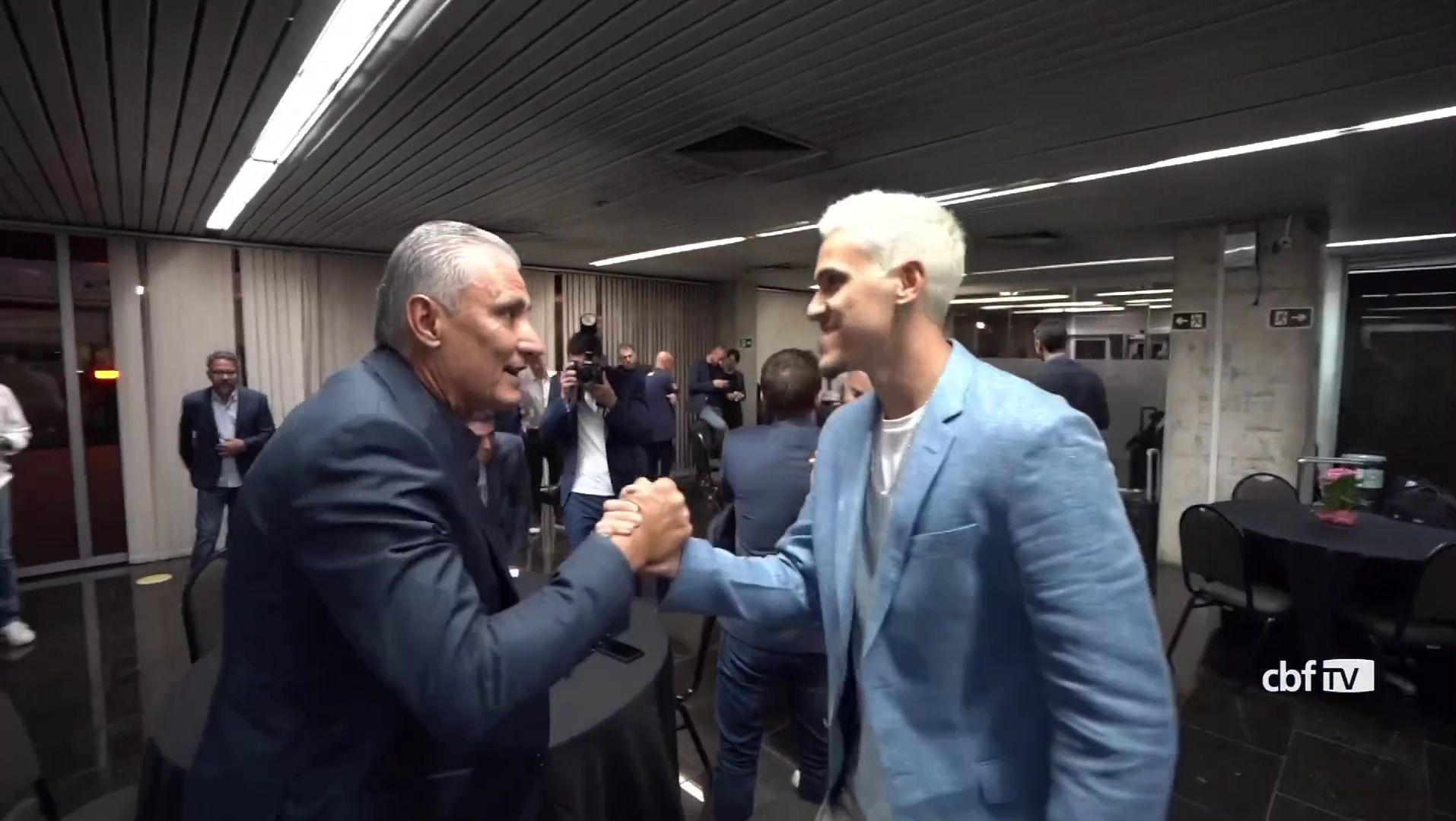 Tite y seleccionados locales de Brasil viajaron a Turín para la preparación mundialista