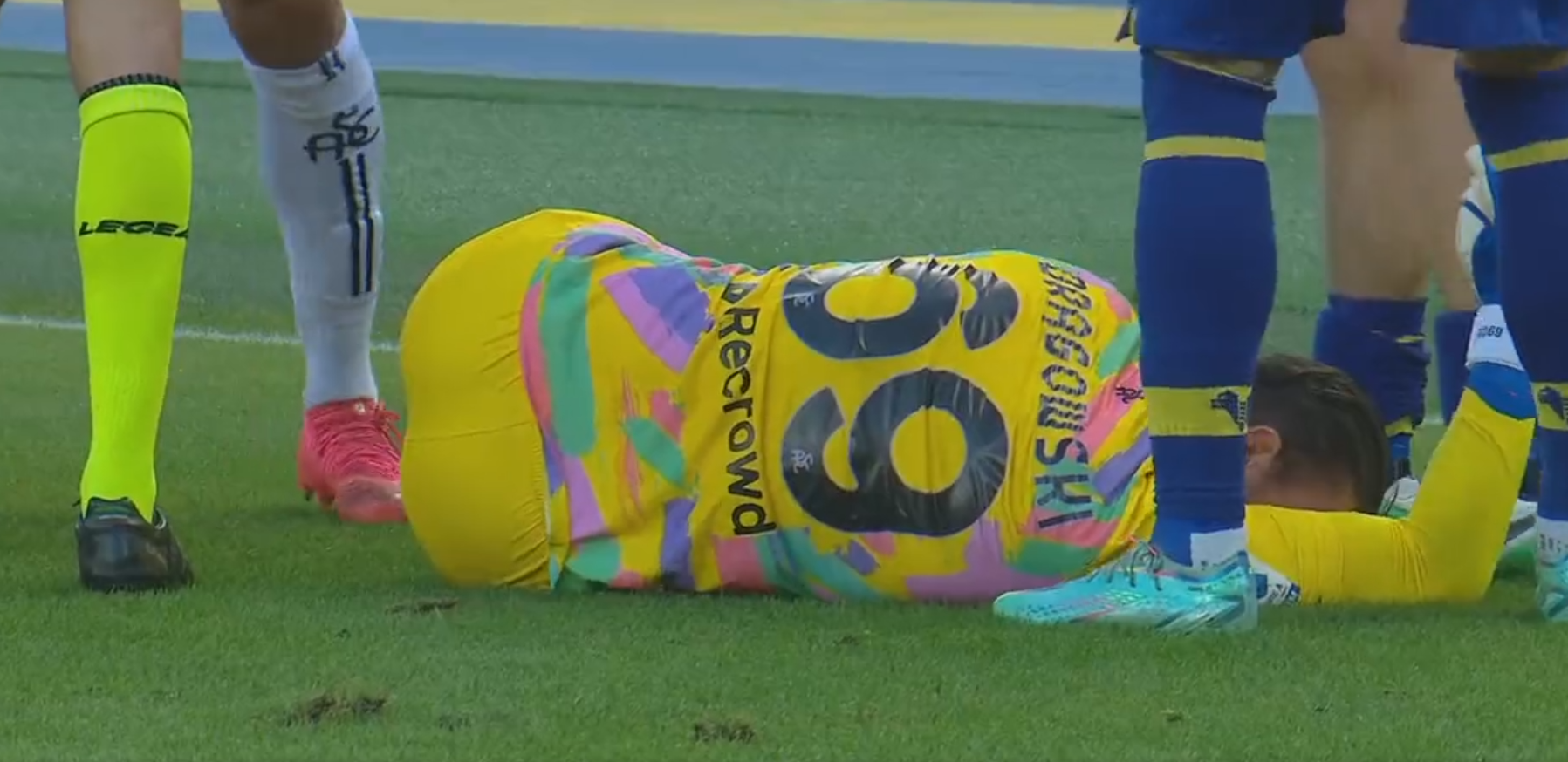 Polonia citó a un nuevo portero para el Mundial tras grave lesión de Bartlomiiej Dragowski