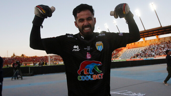Diego Tapia volvió a ser héroe de Magallanes en Copa Chile: Soy alguien que estudia los penales