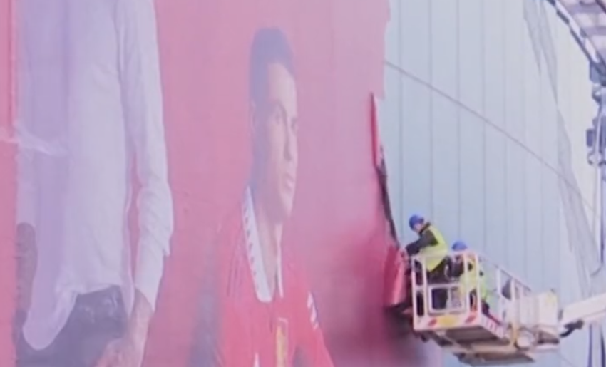 Manchester United quitó mural gigante de Cristiano Ronaldo en Old Trafford