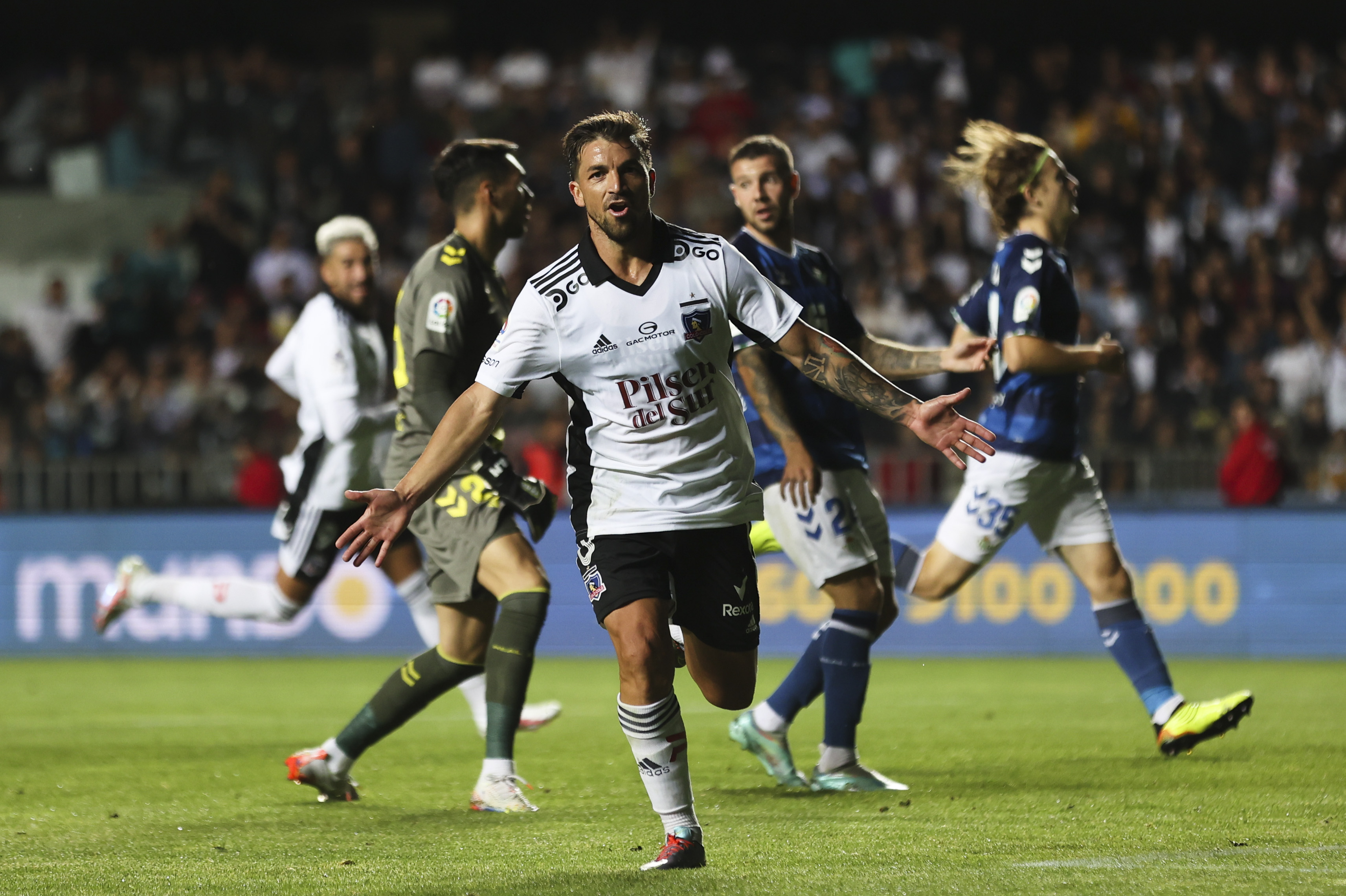 Costa, Lucero y Zavala liquidaron a Betis con vendaval de golazos para Colo Colo