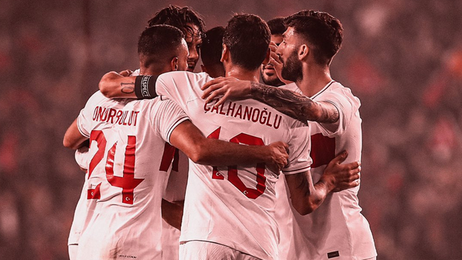 Hakan Calhanoglu selló el triunfo de Turquía en su amistoso con República Checa