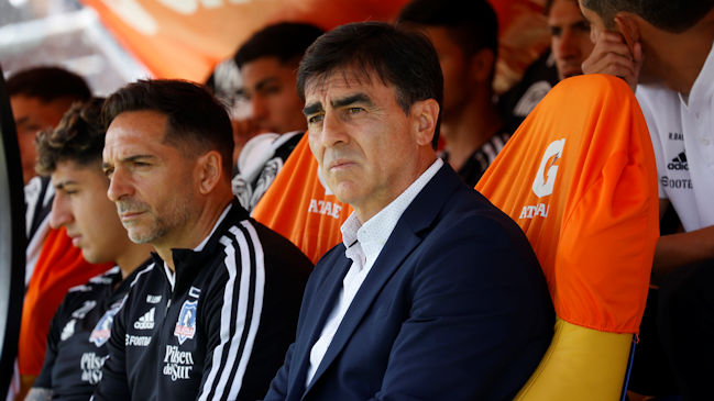 “No voy a hablar de eso”: La reacción de Gustavo Quinteros por bullada salida de Matías Zaldivia