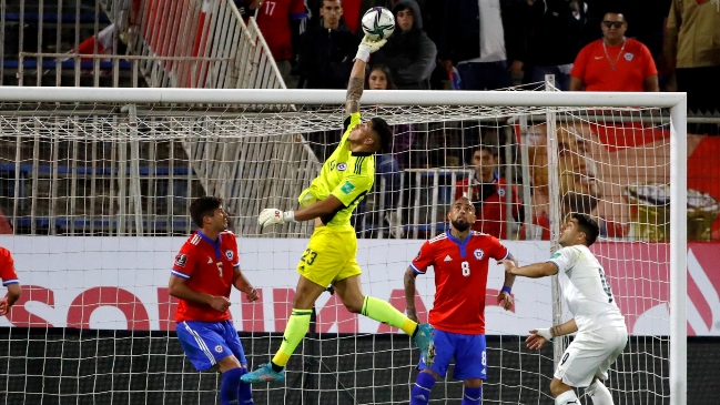 Brayan Cortés justificó su titularidad con este tapadón ante Eslovaquia