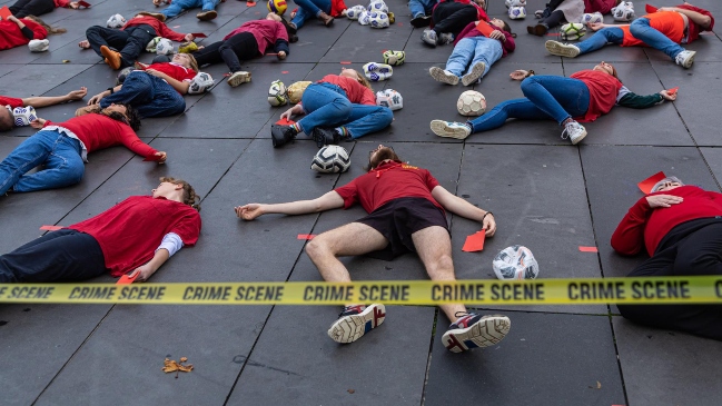 Colectivos franceses protagonizaron variadas protestas en contra de Qatar en París