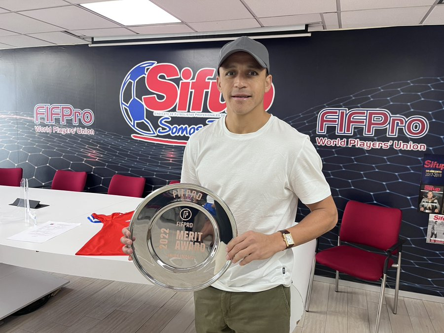 Sifup recibió la “visita ilustre” de Alexis Sánchez: “Gracias por compartir los mismos ideales”