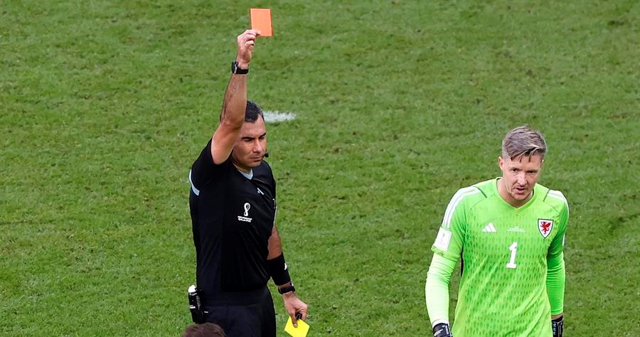 El arquero galés Wayne Hennessey se convirtió en el primer expulsado de Qatar 2022