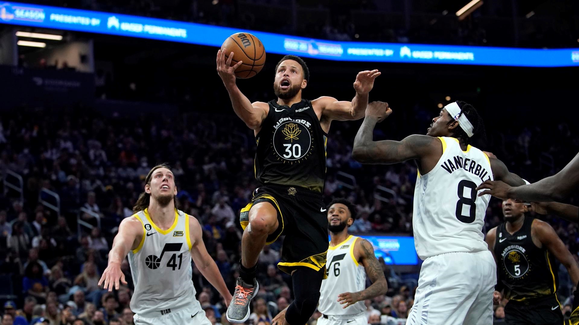Stephen Curry brilló con 33 puntos en el triunfo de Golden State Warriors sobre Utah Jazz