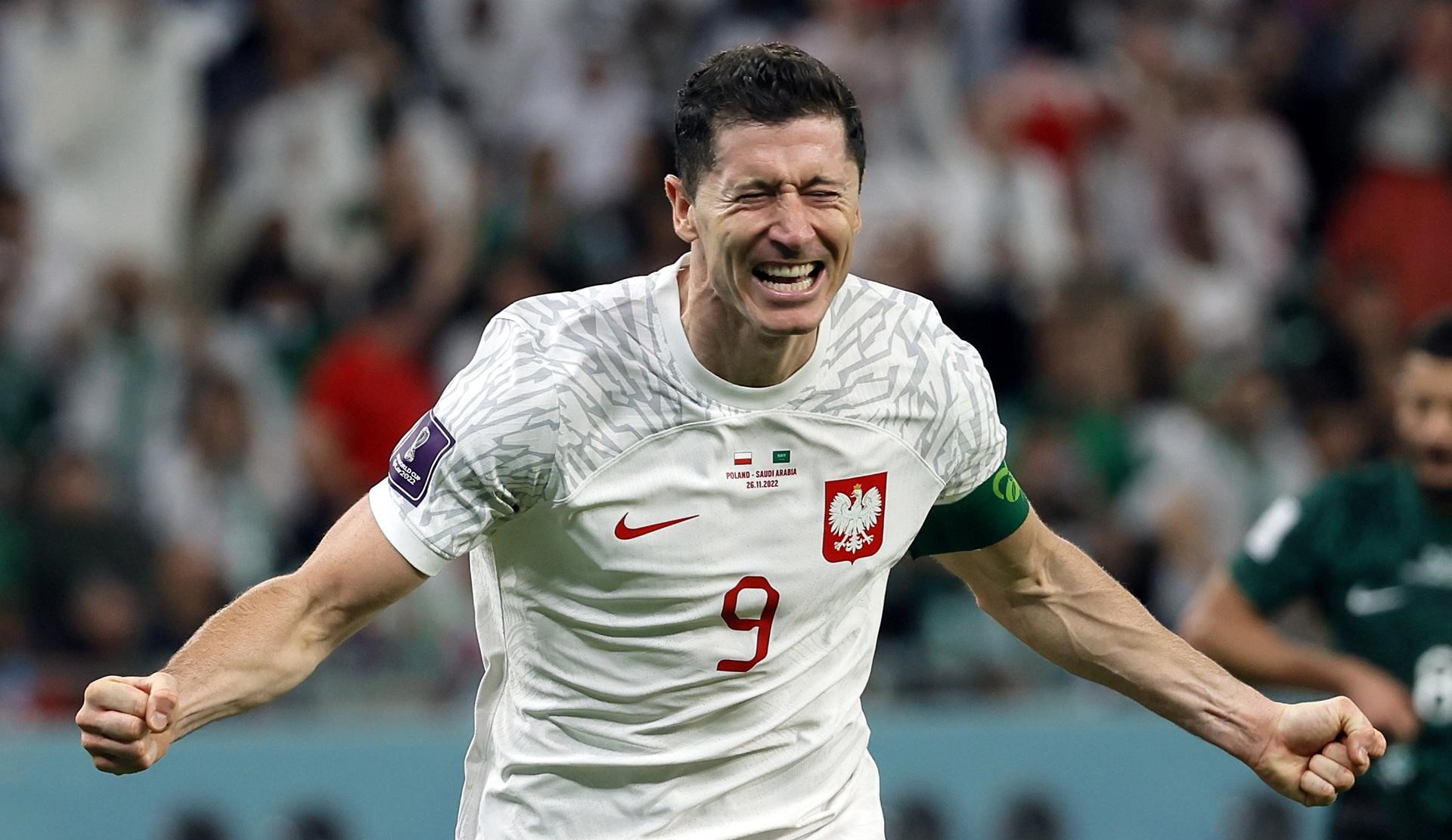 La emoción de Robert Lewandowski tras anotar por primera vez en una Copa del Mundo