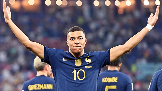 Mbappé se convirtió en el segundo jugador con siete goles en Mundiales antes de los 24 años