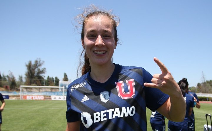 Universidad de Chile aplastó a U. de Concepción y aseguró el liderato en el Campeonato Femenino