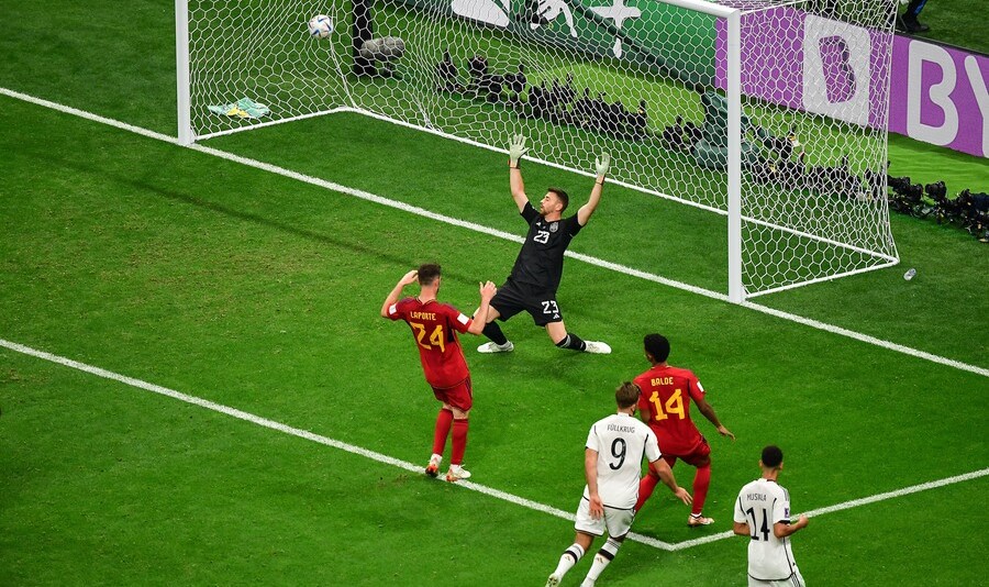 Niclas Füllkrug fusiló a Unai Simón y le dio vida a Alemania en Qatar 2022