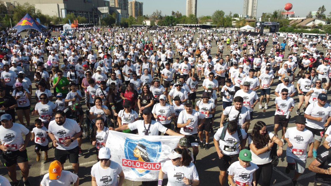 Más de 3.000 personas participaron en primera gran corrida familiar del CSyD Colo Colo