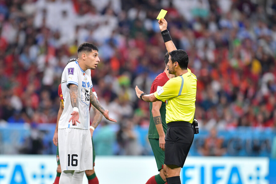 Uruguay se enredó en Qatar 2022 ante Portugal que contó con un inspirado Bruno Fernandes