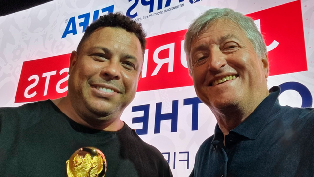 Experimentados periodistas recibieron homenaje en Qatar de manos de Ronaldo
