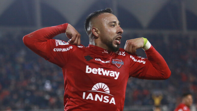 Ñublense anunció la renovación de contrato de Bernardo Cerezo