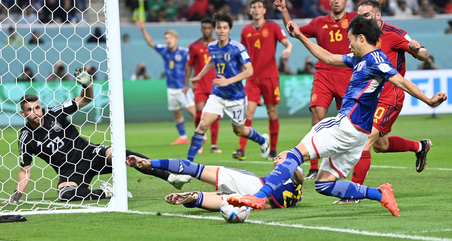 Imágenes aseguran que la pelota no salió por 1,88 milímetros en el gol de Japón a España