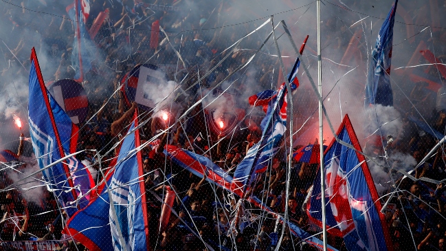 Fanáticos de la U rayaron portón del CDA pidiendo que no llegue Matías Zaldivia