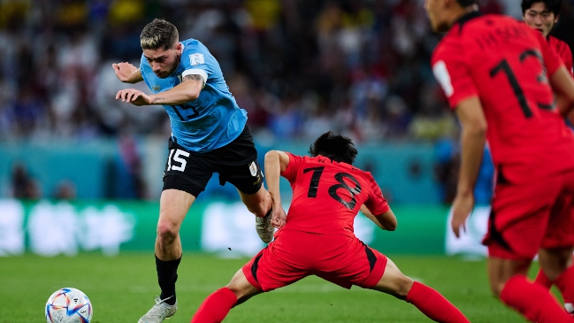 Federico Valverde le celebró en la cara al árbitro el penal atajado por Rochet