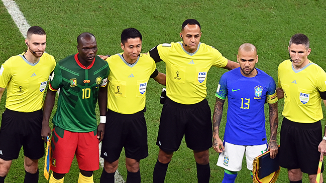 Daniel Alves igualó los 125 partidos con Brasil de Roberto Carlos