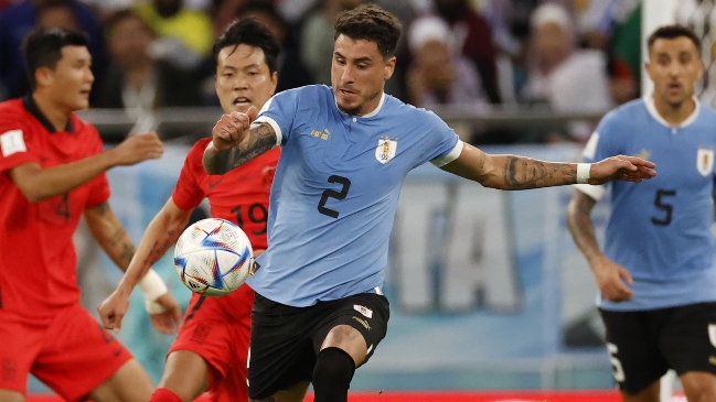 Imágenes de TV revelan un golpe de José María Giménez contra un empleado FIFA