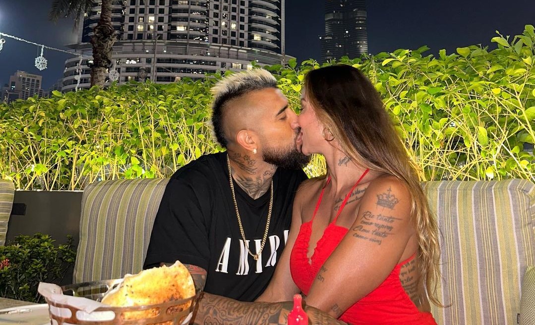El romántico reencuentro de Arturo Vidal con Sonia Isaza en Dubai: “Por fin juntos mi vida”