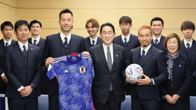 Seleccionados japoneses fueron recibidos como héroes en Tokio
