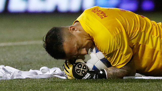 Fabián Cerda renovó su contrato con Curicó Unido