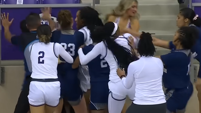 Una feroz pelea dejó ocho expulsadas en el baloncesto universitario de Estados Unidos