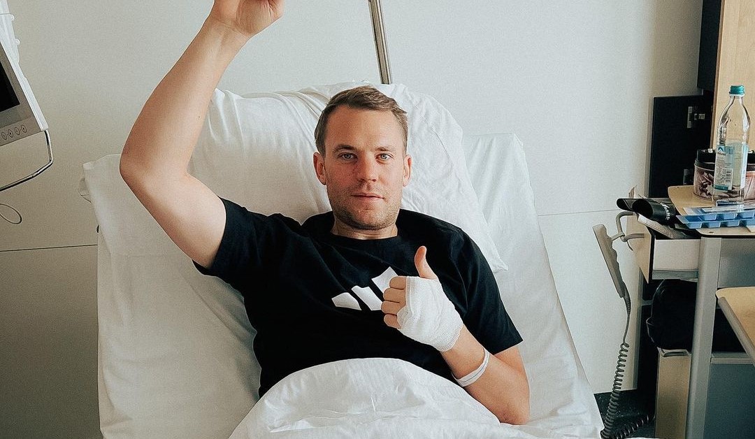 Pésimo cierre de año: Manuel Neuer fue operado tras fracturarse la tibia y el peroné esquiando
